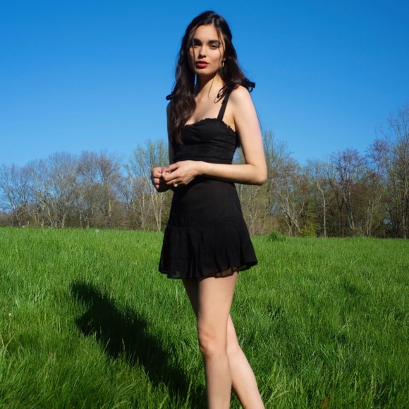 Reformation Maeve Dress - Picture 2 of 11